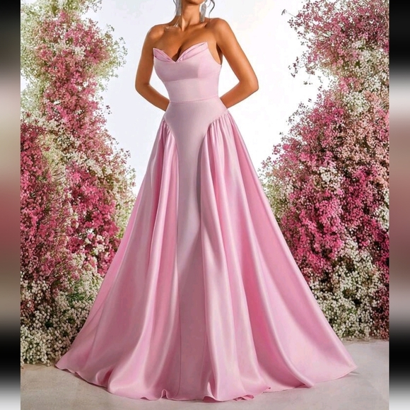 Elegant And Gorgeous Pink Luxury Satin Chest Three-Dimensional Design V-Neck